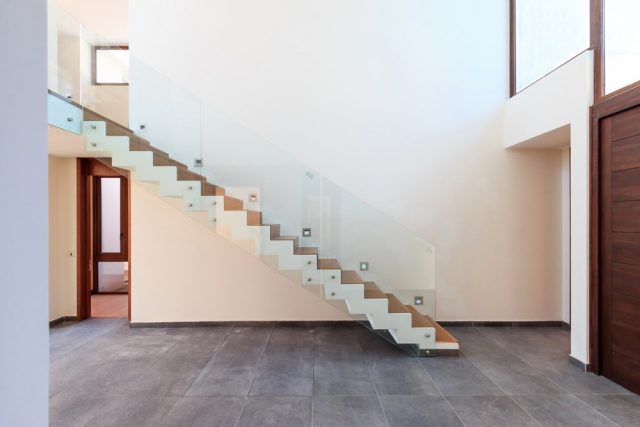 The Installation Process of Glass Stair Railings Explained Step by Step